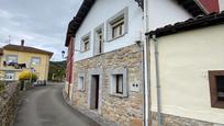 Vista exterior de Casa o xalet en venda en Cangas de Onís amb Calefacció