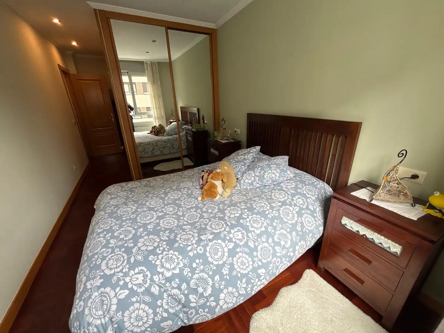 Habitación de Piso en venta en Oviedo  con Calefacción, Parquet y Trastero