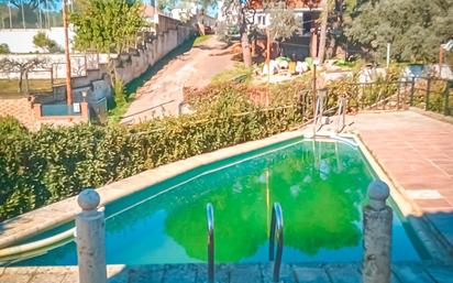Piscina de Casa o xalet en venda en  Córdoba Capital amb Jardí privat, Terrassa i Traster