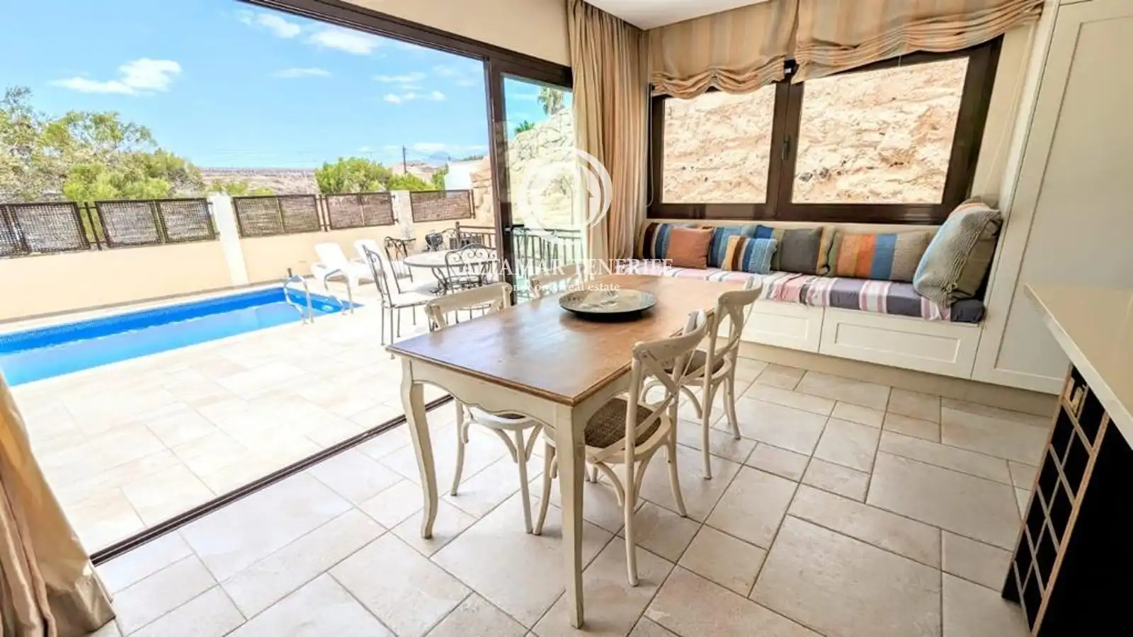 Houses for sale in La Mareta, Los Abrigos