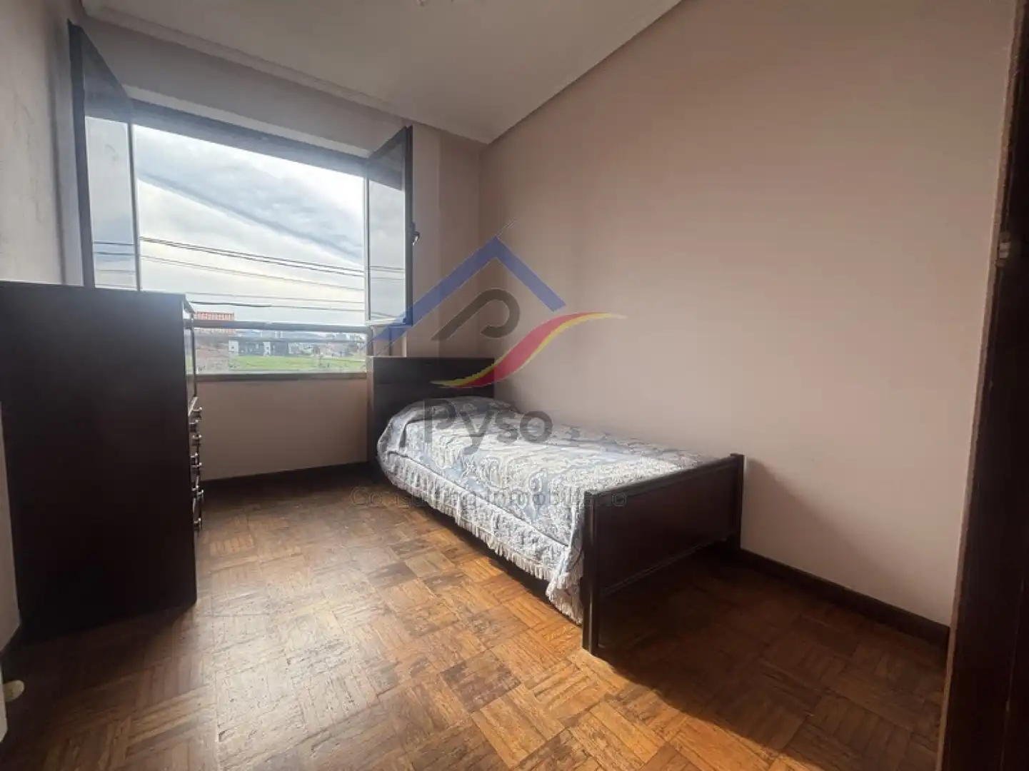 Dormitori de Casa o xalet en venda en Santander amb Parquet