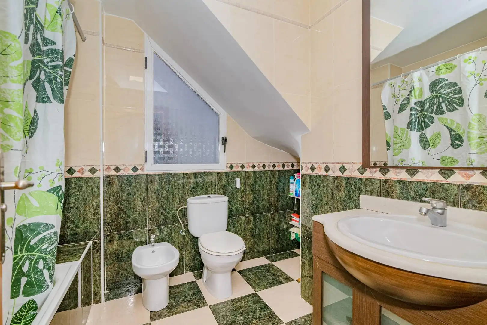 Baño de Dúplex en venta en Vegas del Genil