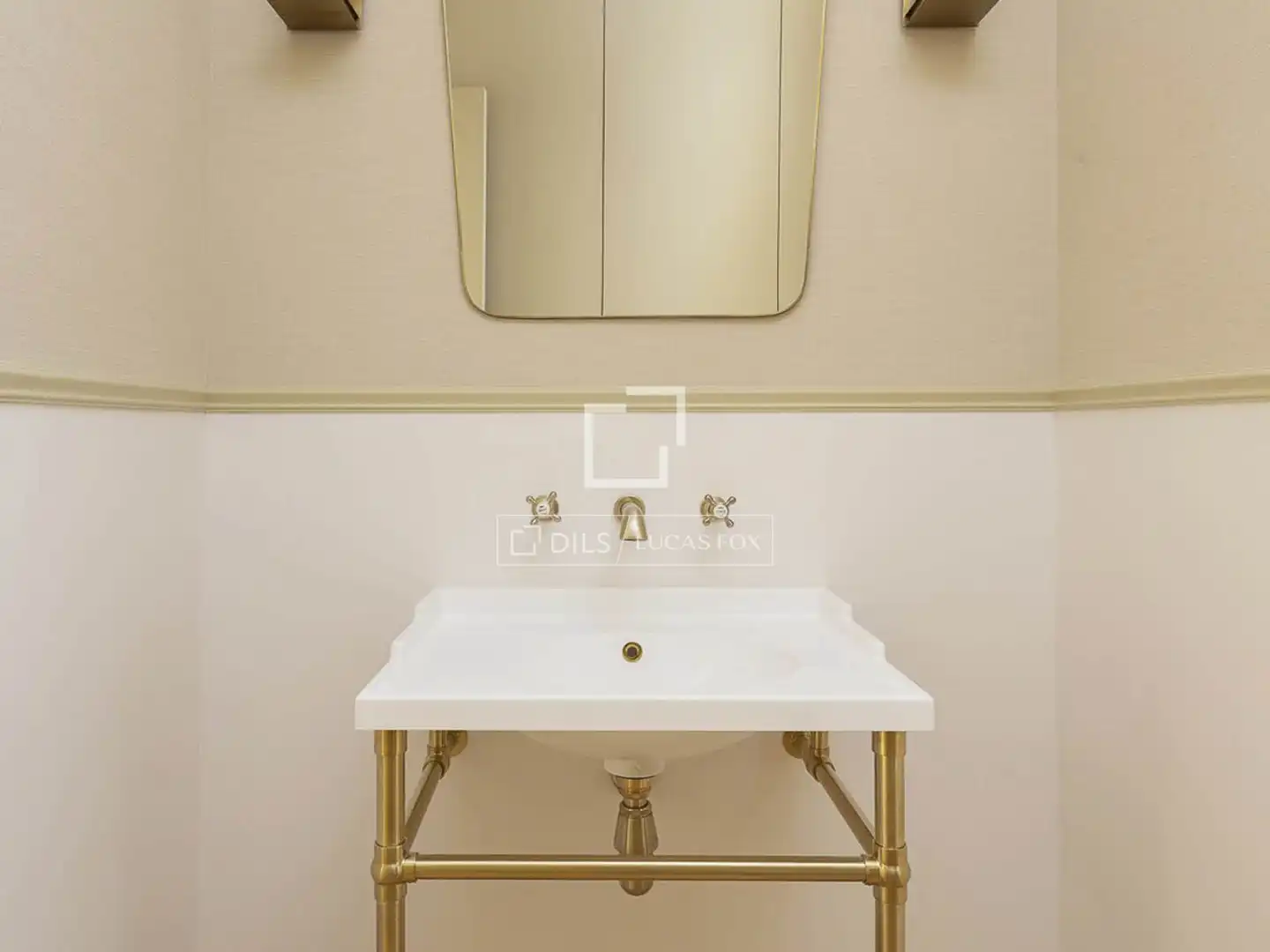 Bathroom of Flat for sale in Barcelona  with Air Conditioner, Heating and Parquet flooring