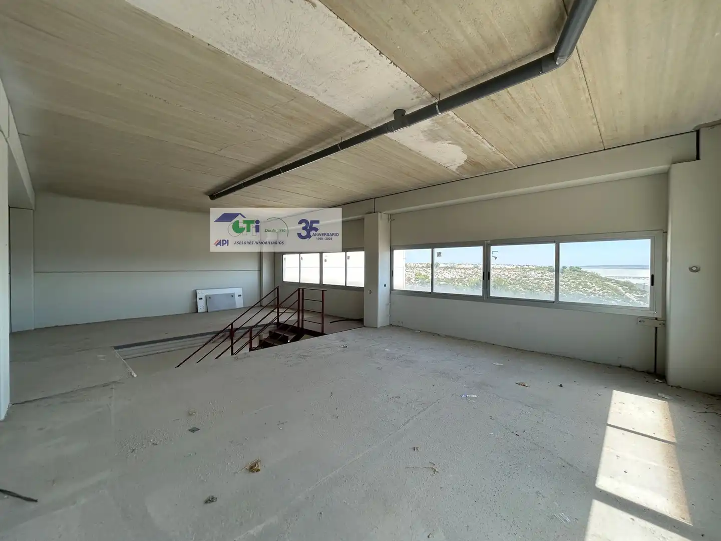 Vista exterior de Nave industrial en venta en Zaragoza