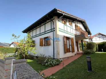 Villa con balcone in vendita a Barrio Llantadilla 75A