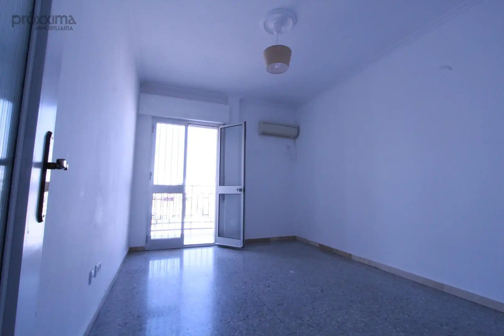 Habitación de Piso de alquiler en Sevilla con Aire acondicionado, Terraza y Balcón