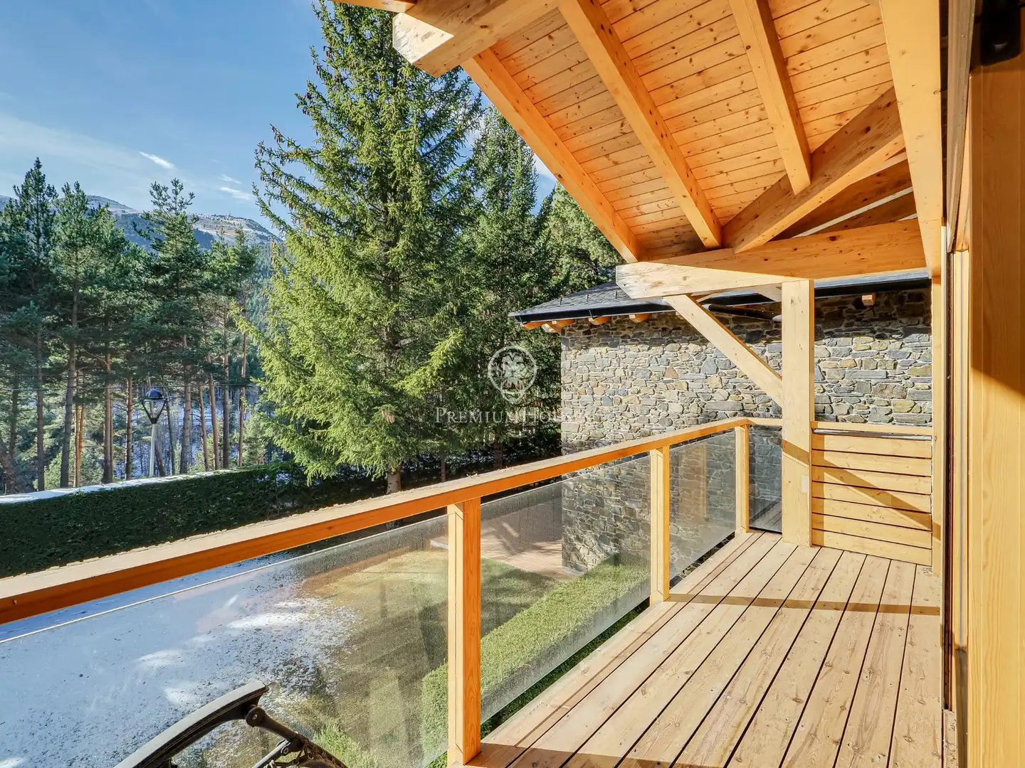 Terrassa de Casa o xalet en venda en Alp amb Calefacció, Jardí privat i Parquet