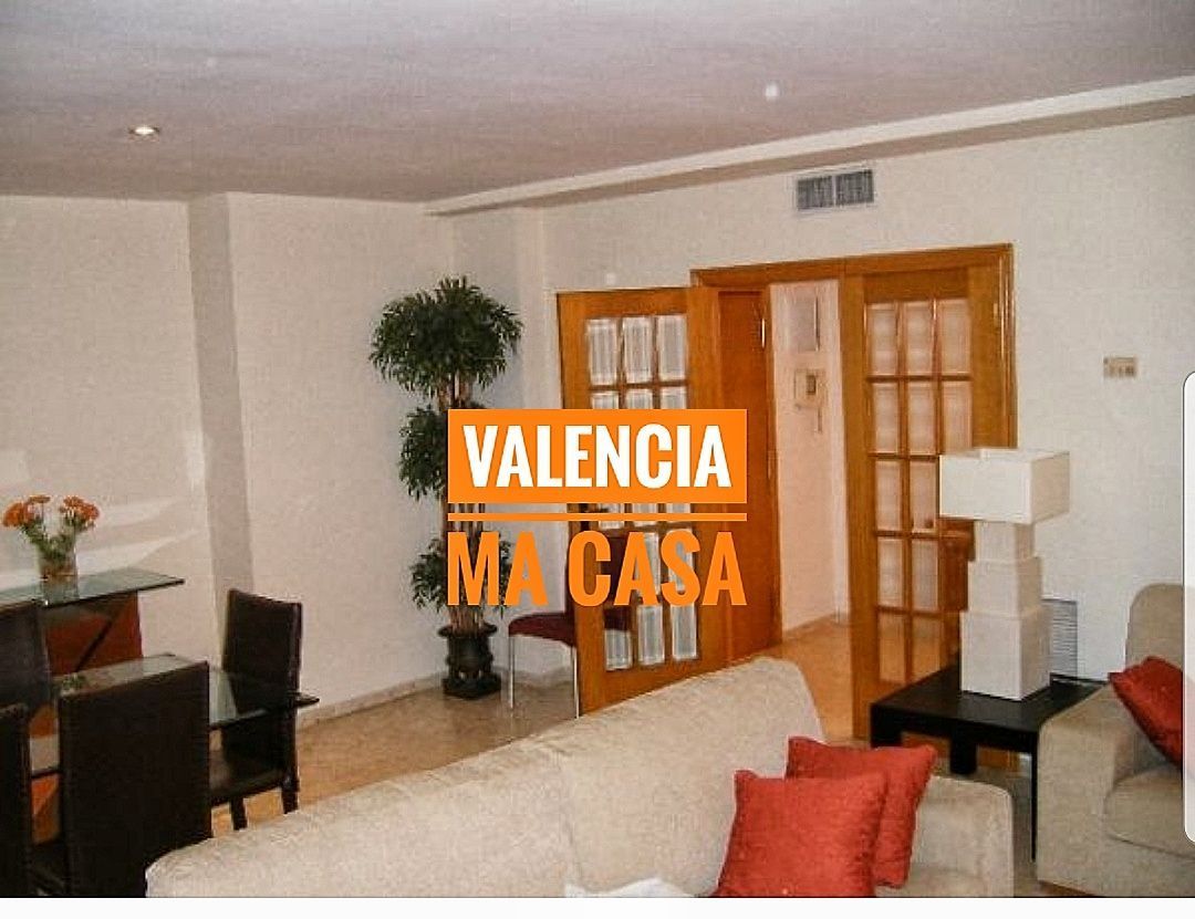 Dormitori de Pis de lloguer en  Valencia Capital amb Aire condicionat, Calefacció i Moblat