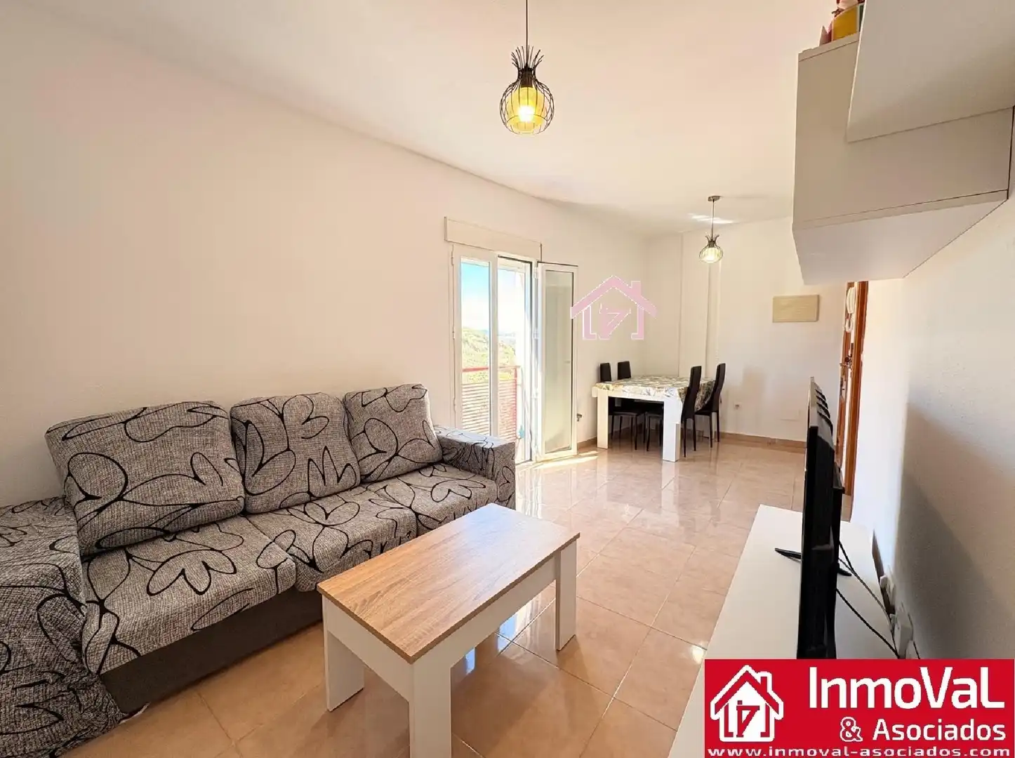 Sala de estar de Piso en venta en Garrucha con Calefacción y Amueblado