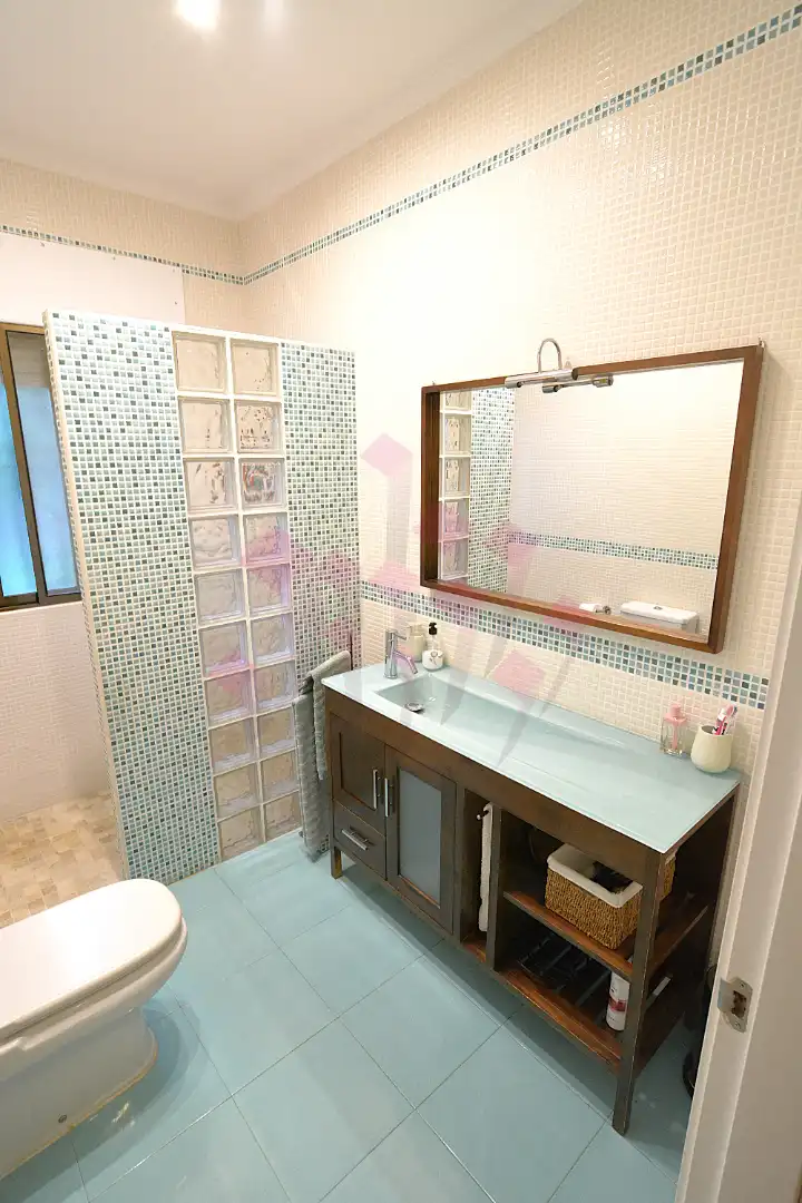 Bathroom of Houses for sale in Picón  with Air Conditioner, Heating and Private garden