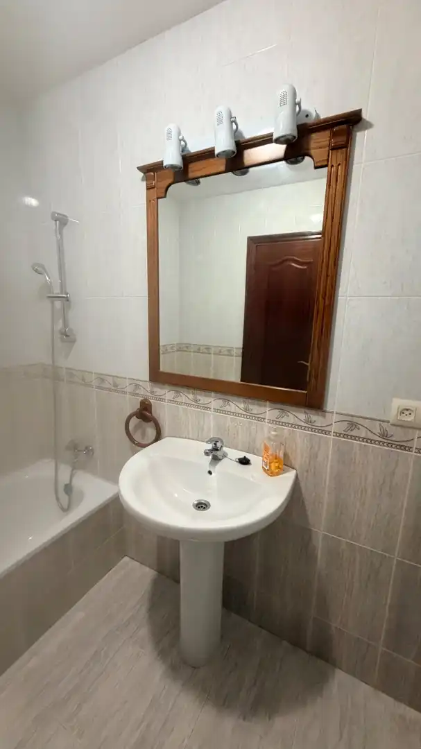 Baño de Piso de alquiler en Ares, A Coruña