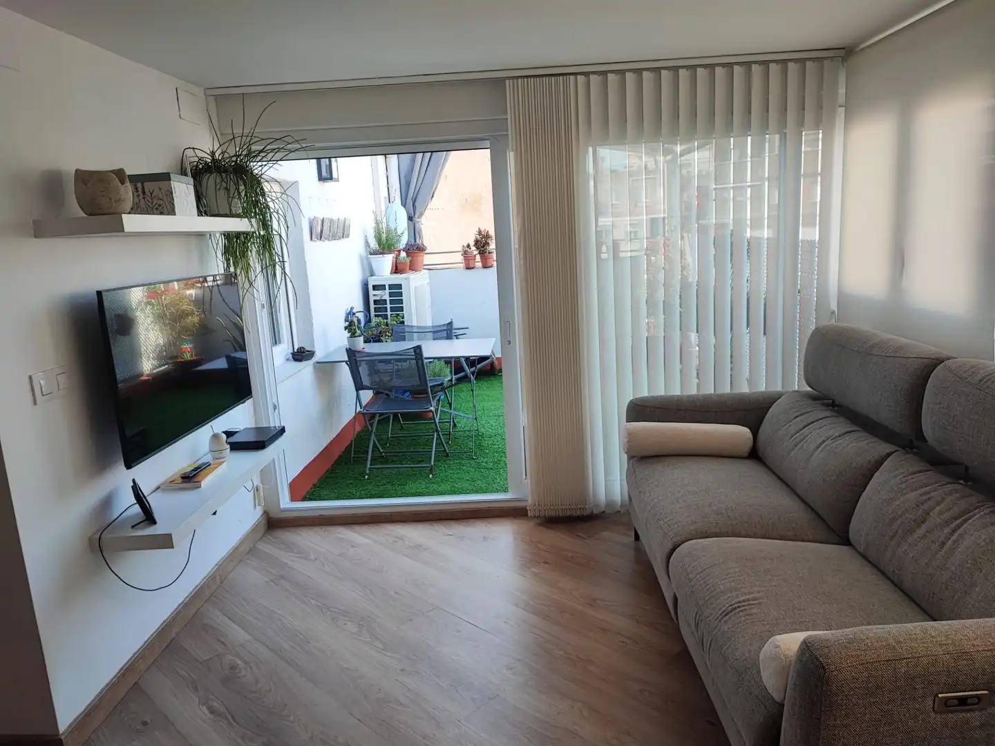 Wohnzimmer von Dachboden zum Verkauf in Tarragona mit Klimaanlage, Heizung und Parkett