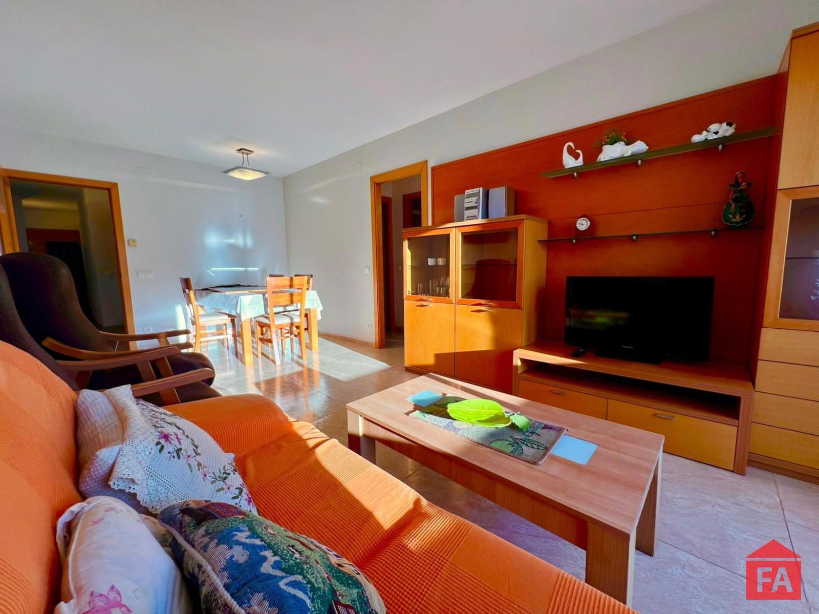 Living room of Flat for sale in El Vendrell  with Heating, Terrace and Furnished