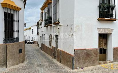 Vista exterior de Pis en venda en Carmona amb Aire condicionat