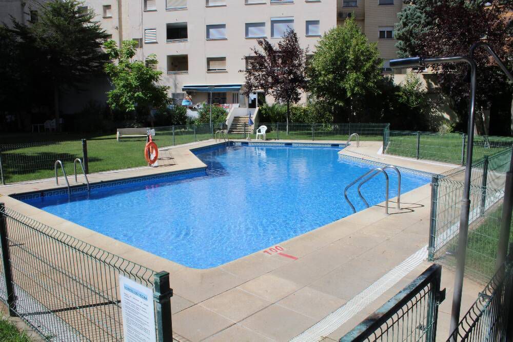 Piscina de Apartament de lloguer en Ciudad Real Capital amb Calefacció