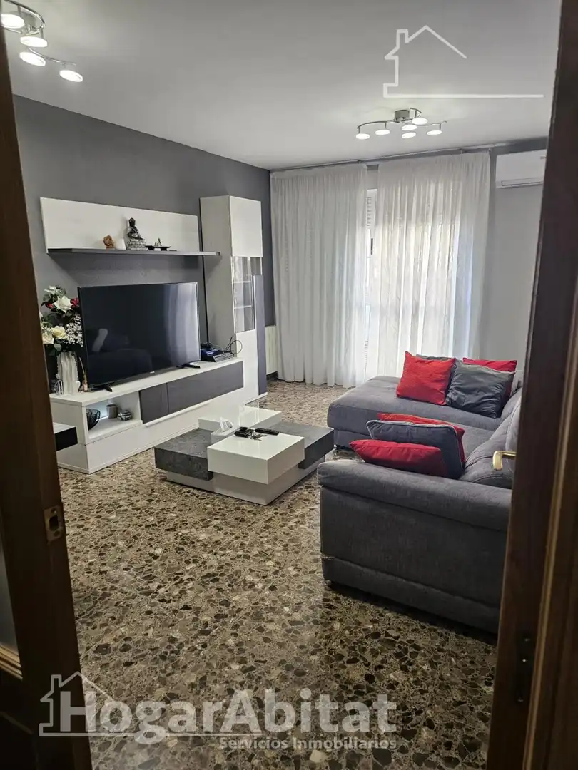 Sala d'estar de Àtic en venda en Castellón de la Plana / Castelló de la Plana amb Aire condicionat, Calefacció i Terrassa