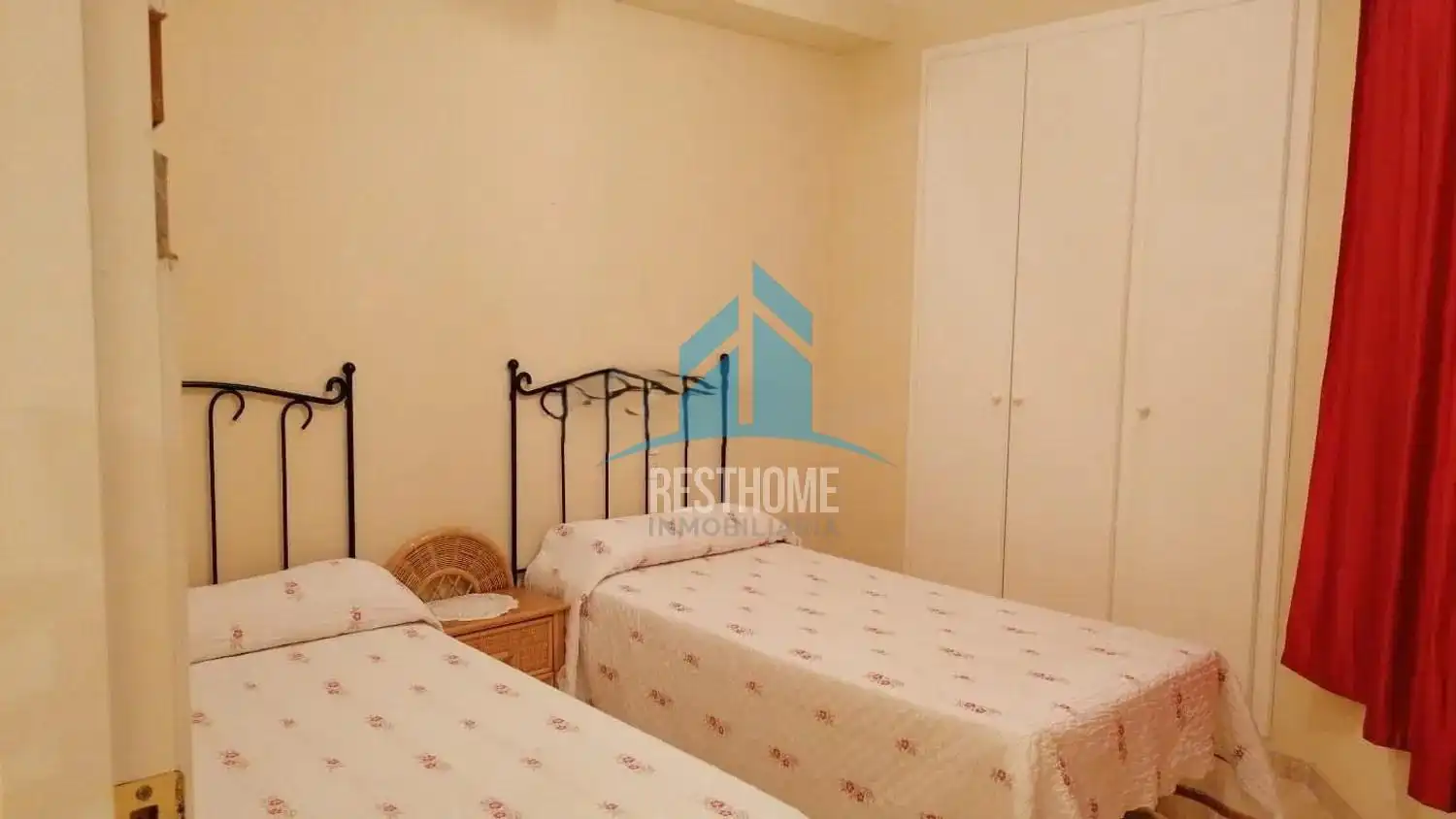 Habitación de Casa adosada en venta en Piles con Jardín privado, Terraza y Balcón