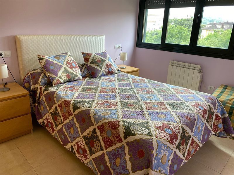 Dormitori de Apartament en venda en Llanes amb Calefacció, Traster i Moblat