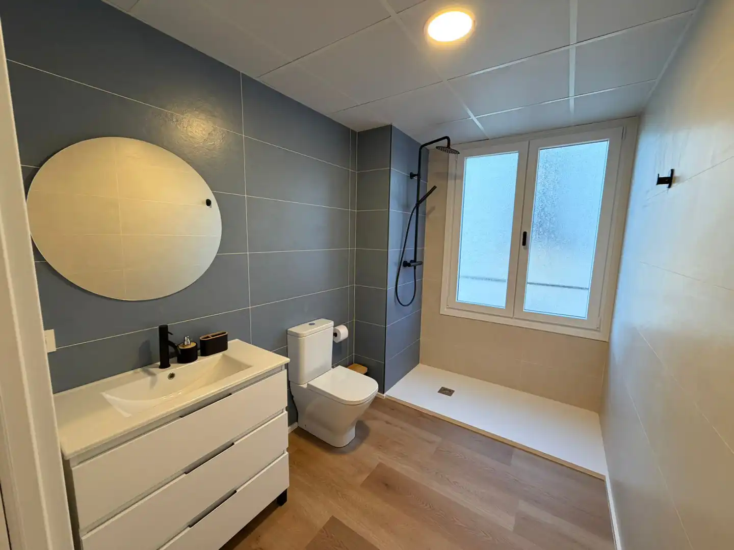 Bany de Apartament de lloguer en Badajoz amb Aire condicionat, Calefacció i Parquet