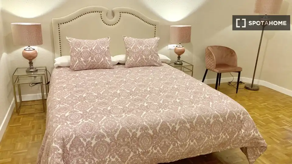 Habitación de Piso de alquiler en Valencia con Aire acondicionado, Calefacción y Amueblado