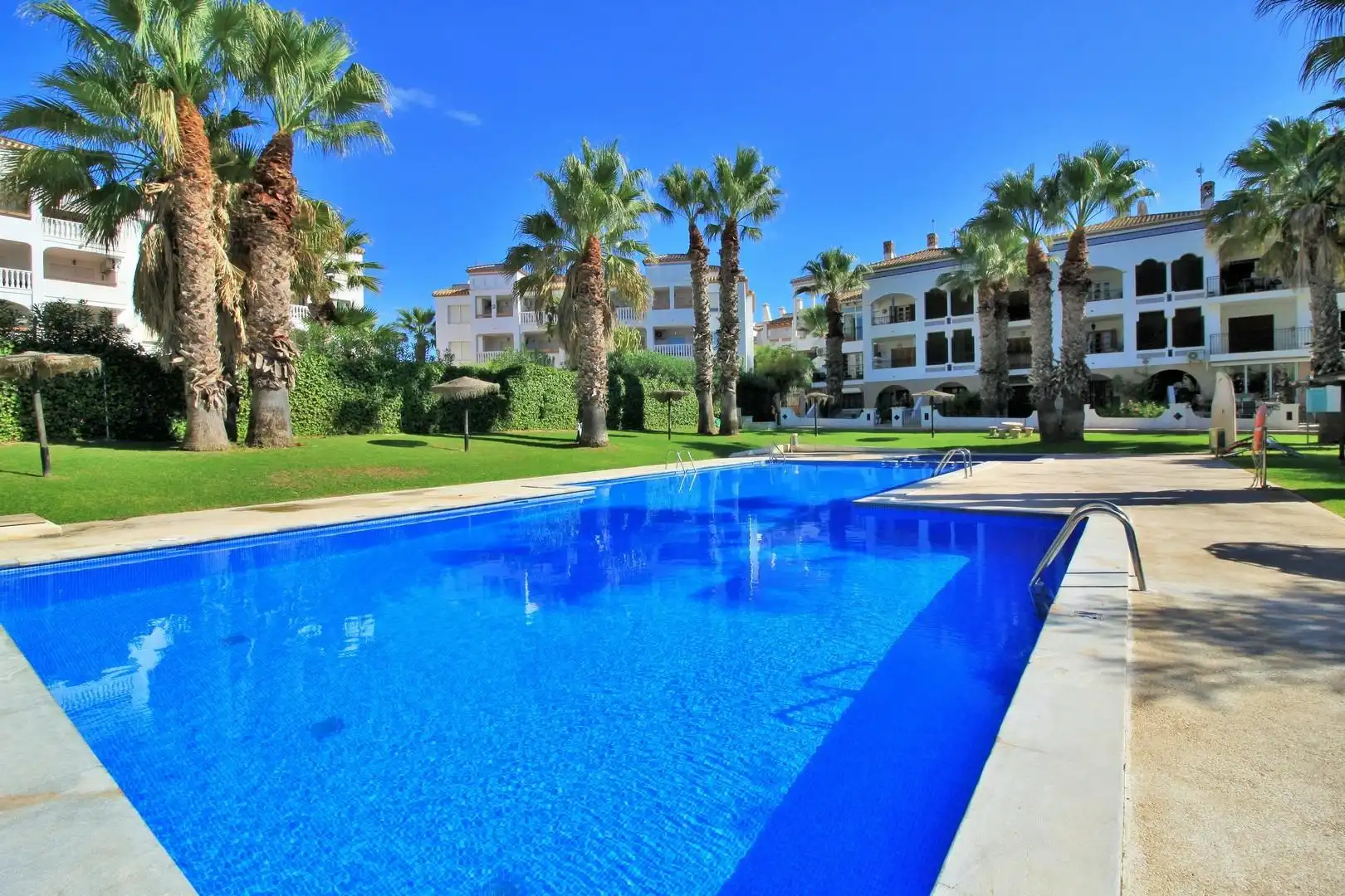 Apartament amb piscina en venda a Orihuela Costa, imagen 2