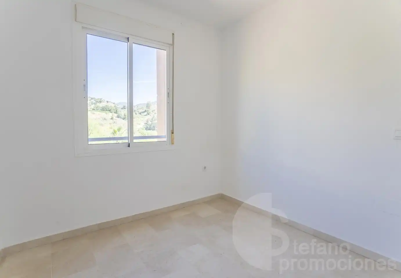 Habitación de Piso en venta en Málaga con Aire acondicionado, Terraza y Piscina comunitaria