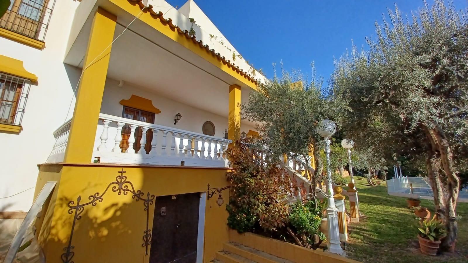 Exterior view of House or chalet for sale in Málaga Capital  with Air Conditioner, Heating and Private garden