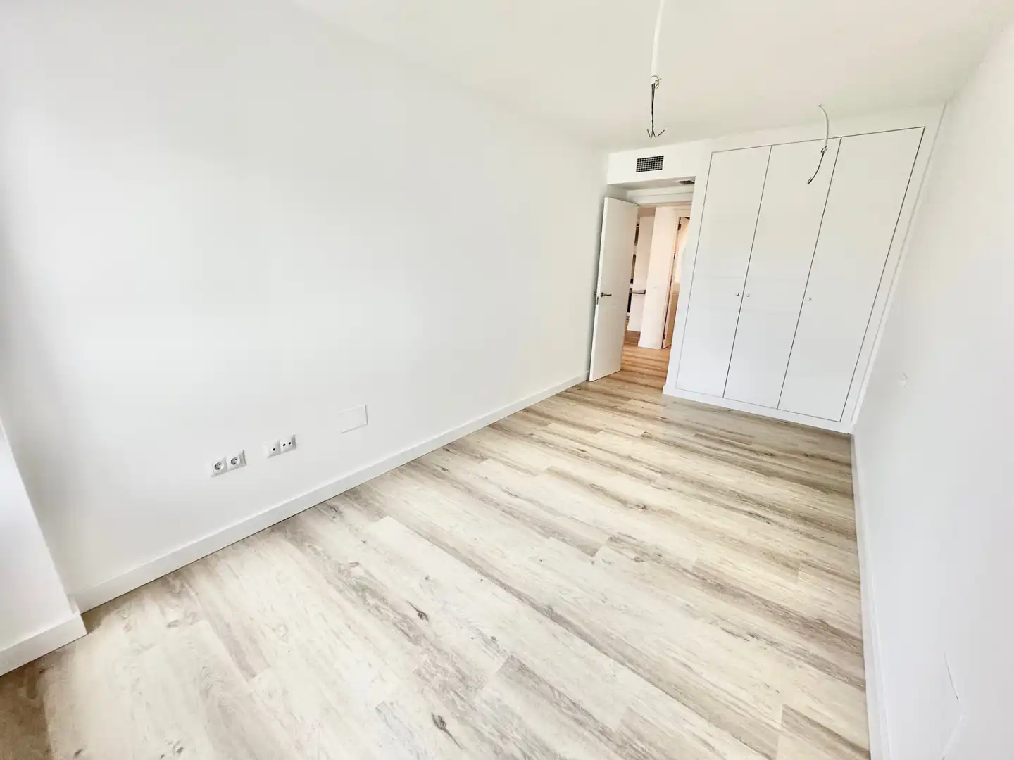 Schlafzimmer von Wohnungen zur Miete in Marbella mit Klimaanlage, Terrasse und Schwimmbad