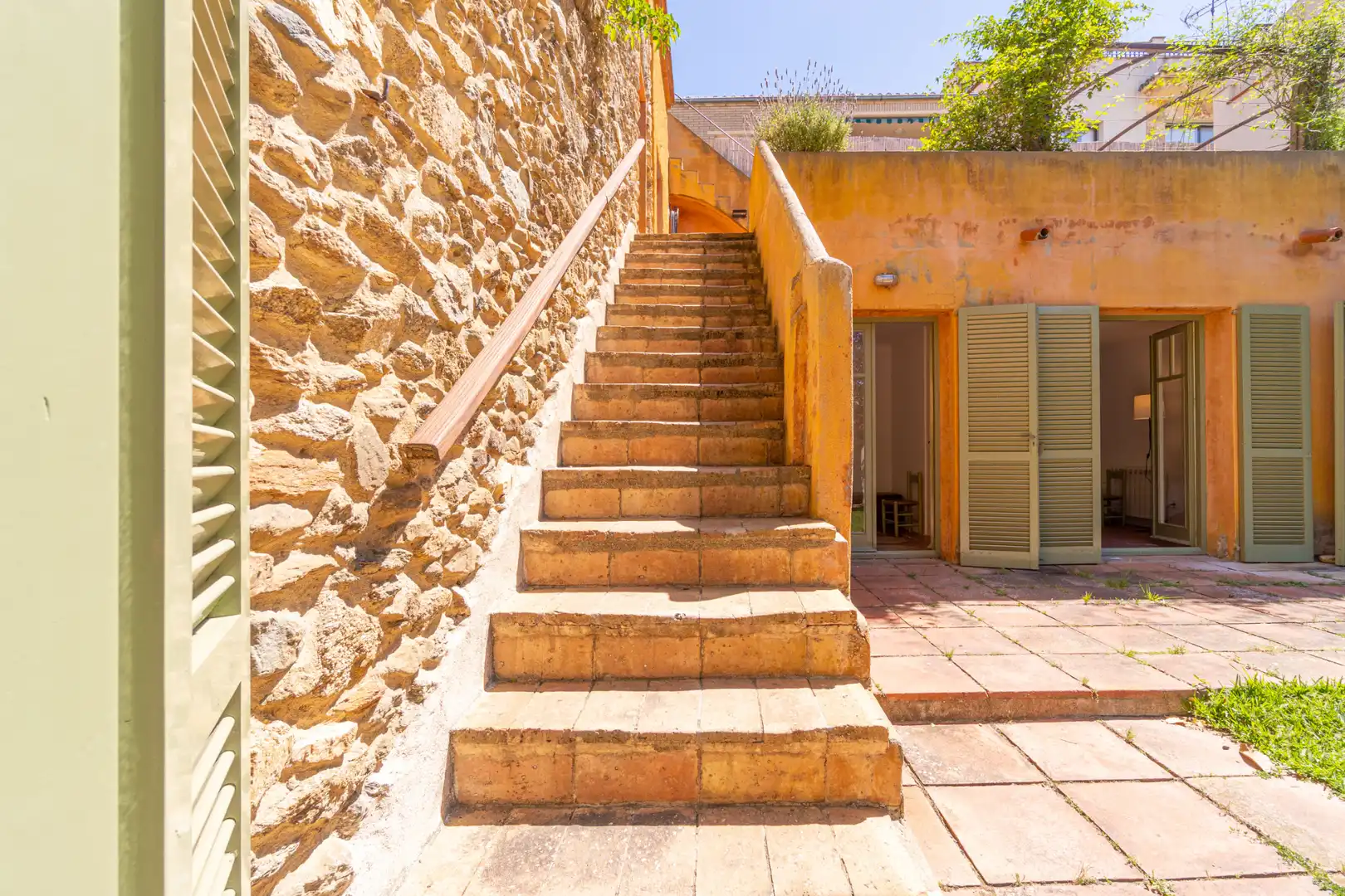 Vista exterior de Casa o xalet en venda en Palau-saverdera amb Aire condicionat, Jardí privat i Terrassa