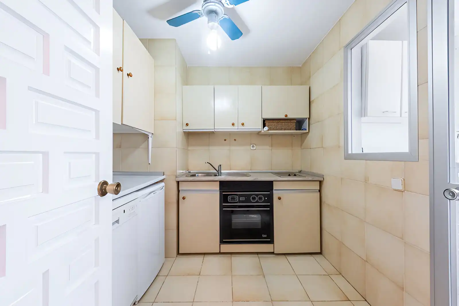 Cocina de Planta baja en venta en Marbella con Aire acondicionado, Terraza y Piscina