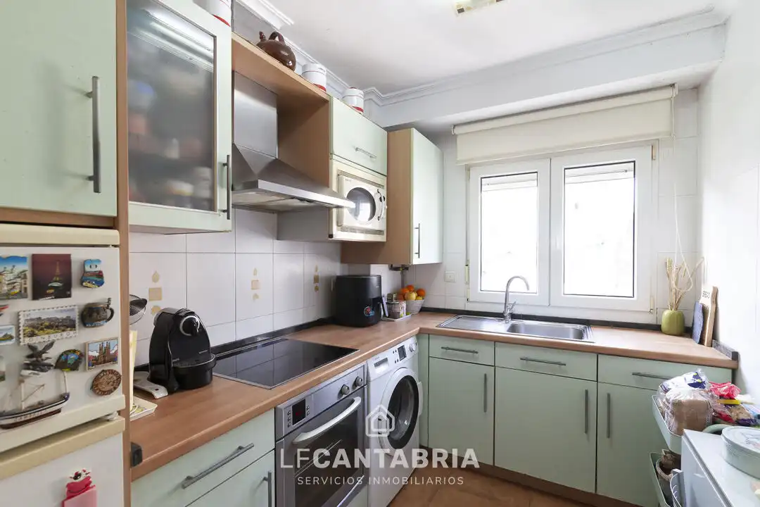Cocina de Piso en venta en Santander con Calefacción