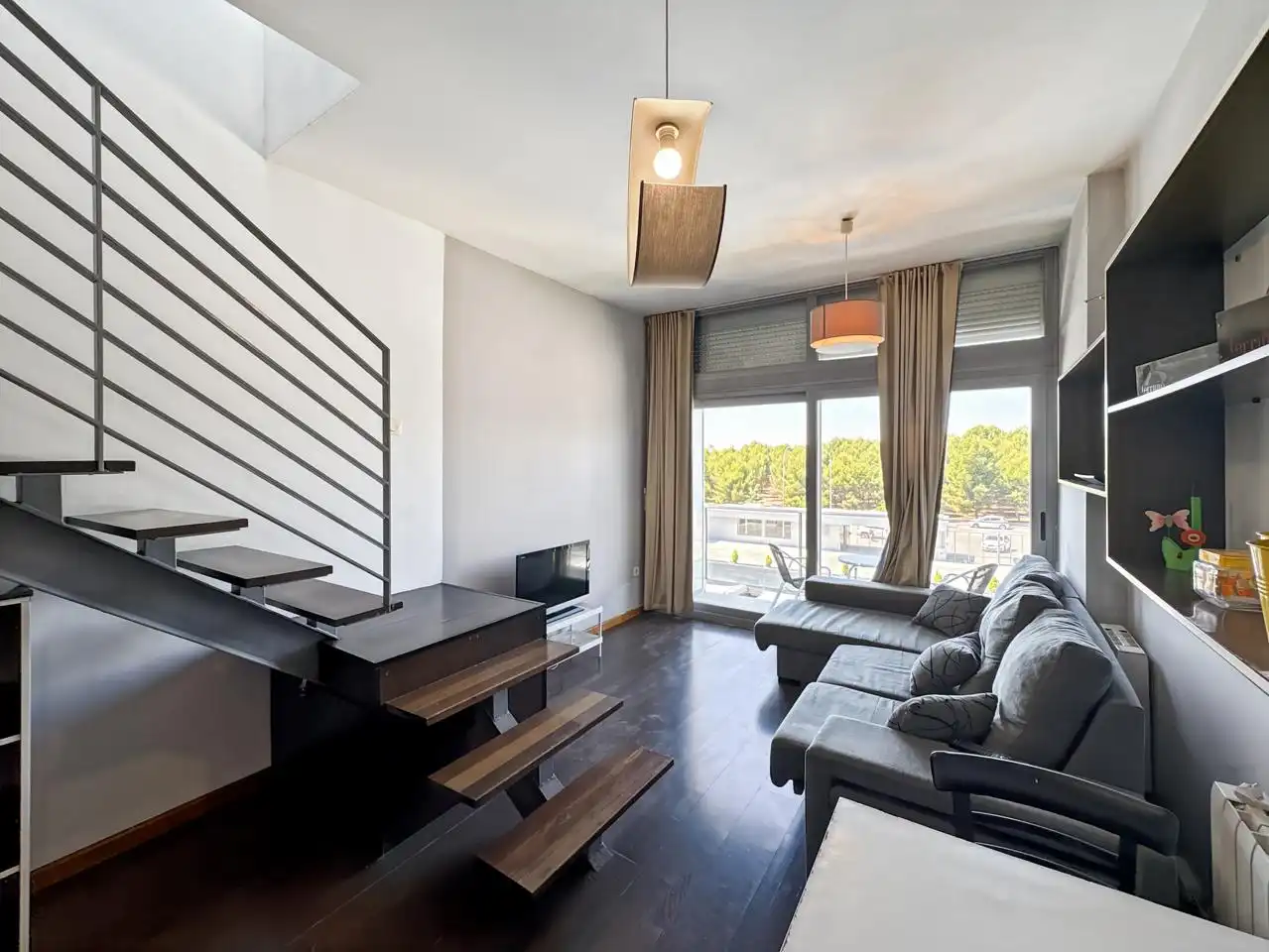 Wohnzimmer von Maisonette zum Verkauf in Madrid mit Klimaanlage, Heizung und Terrasse