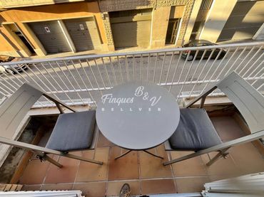 Pis amb balcó en venda a Calle Navarra 1