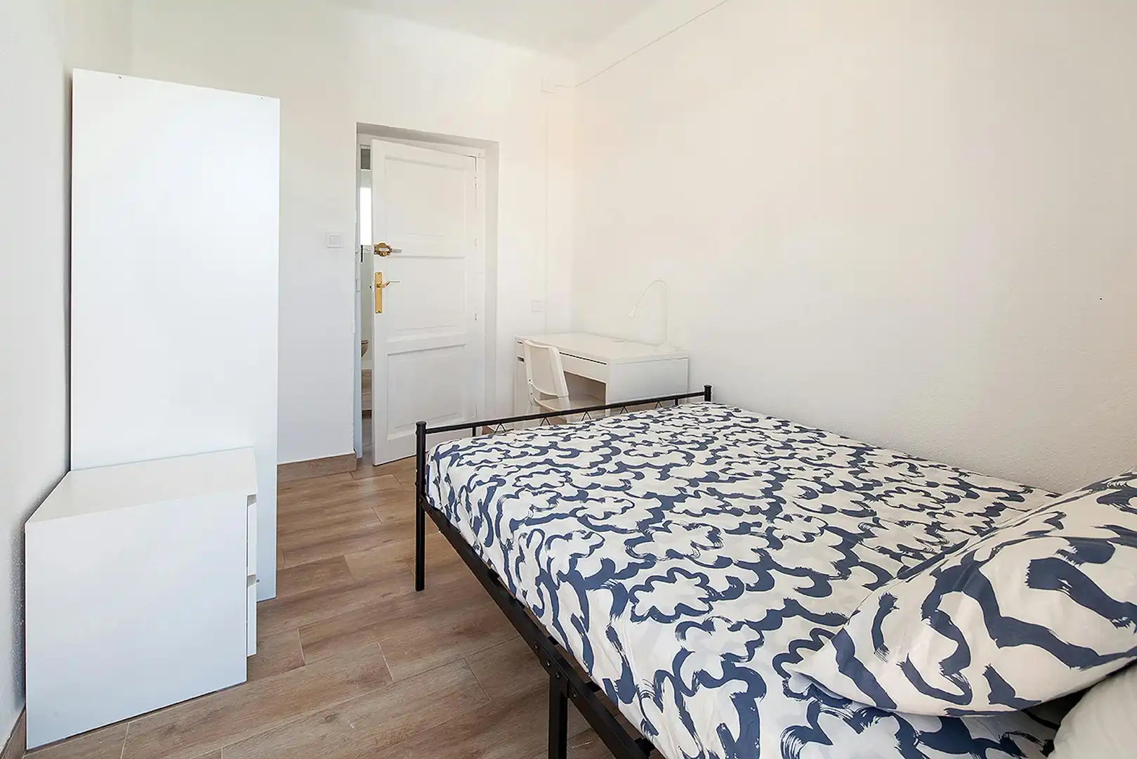 Habitación de Piso para compartir en Sevilla con Amueblado y Lavadora