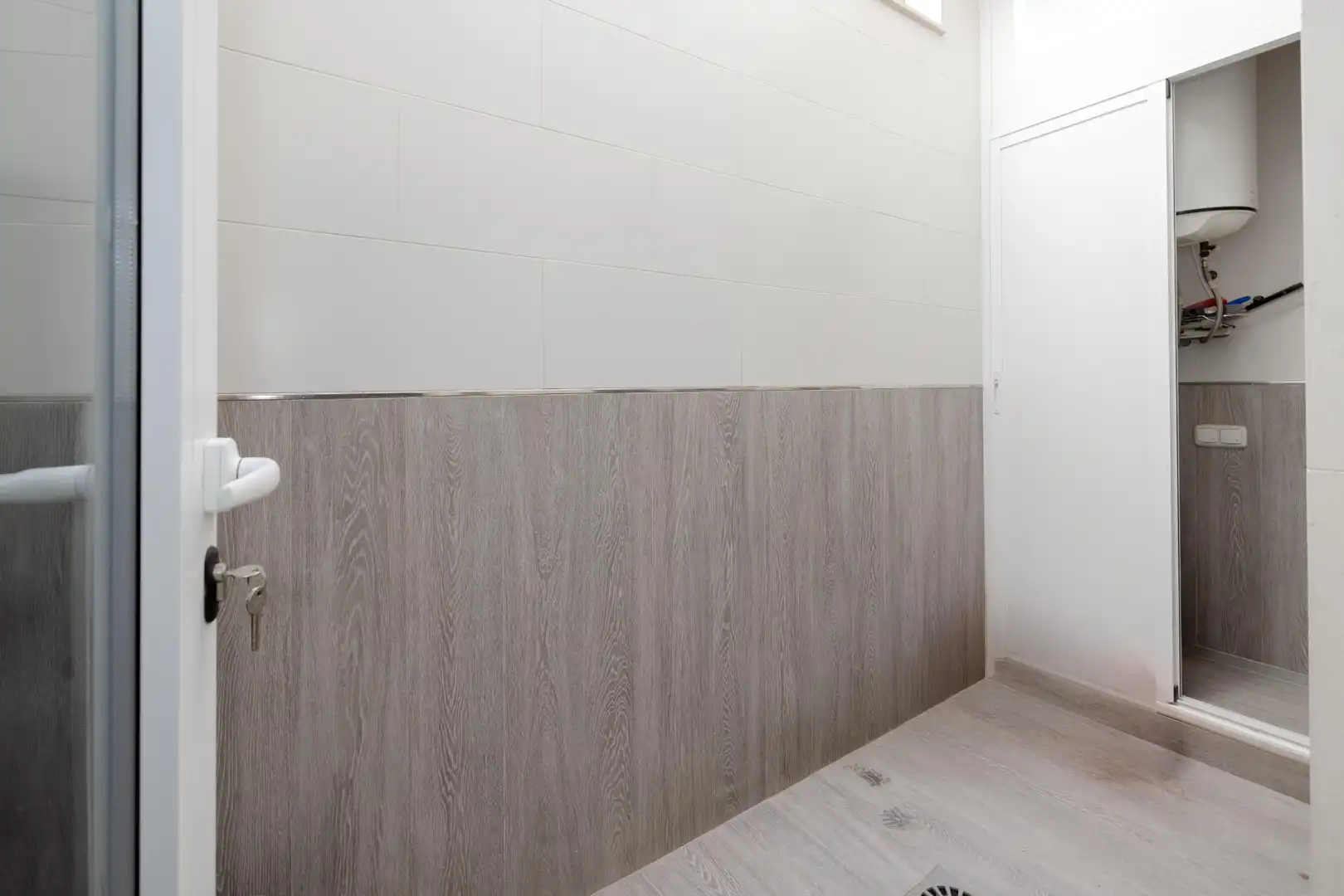 Badezimmer von Einfamilien-Reihenhaus zum Verkauf in Málaga mit Klimaanlage, Heizung und Terrasse