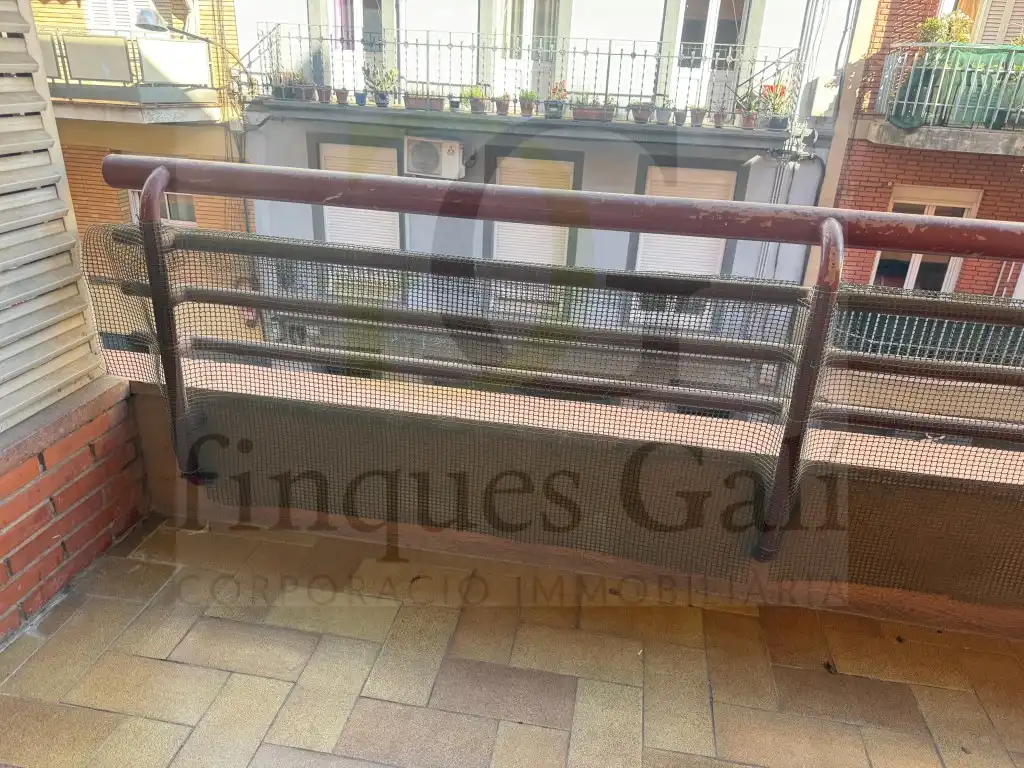 Piso en venta en Calle Circumval.Lacio, Centre - Passeig i Rodalies