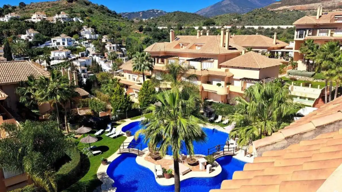 Flat with lift for sale in Nueva Andalucía