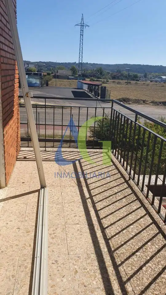 Terrassa de Casa o xalet en venda en León Capital  amb Calefacció, Jardí privat i Terrassa