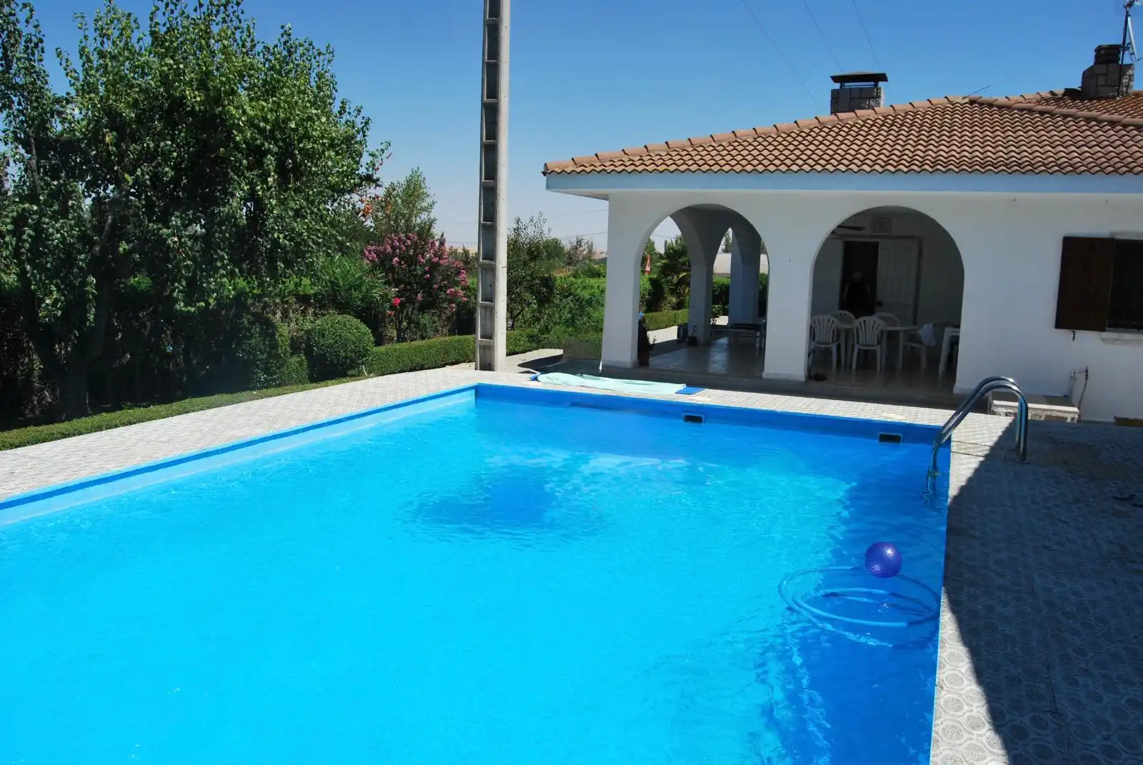 Piscina de Casa o chalet en venta en Carbajosa de la Sagrada con Calefacción, Jardín privado y Parquet