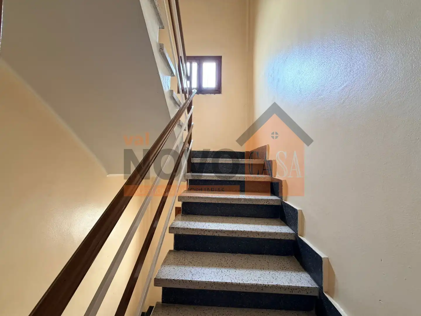Flat for sale in Silla  with Air Conditioner