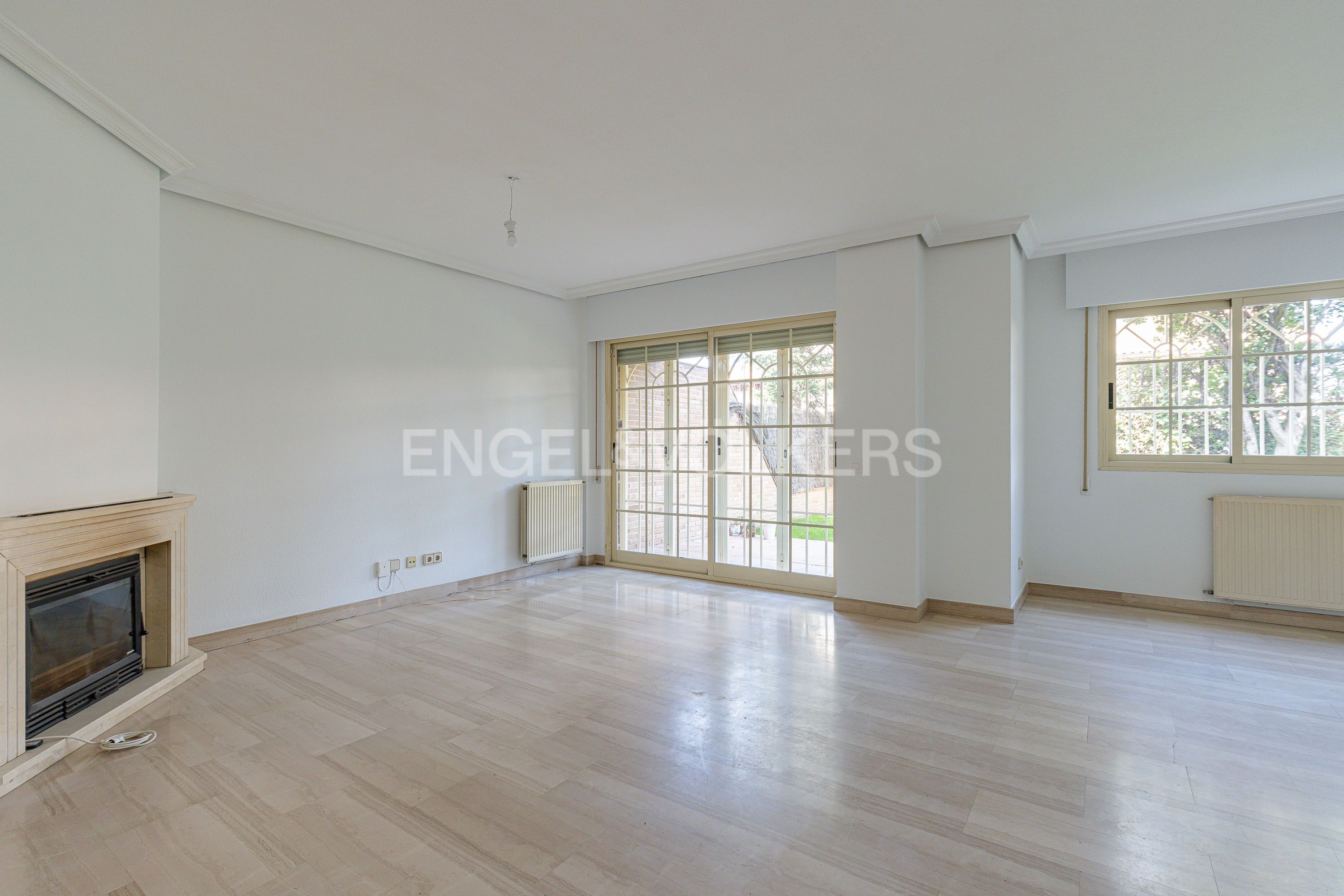 Living room of House or chalet for sale in Majadahonda  with Air Conditioner, Heating and Private garden