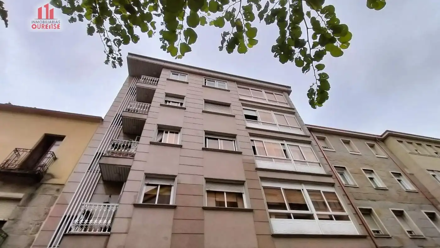 Außenansicht von Wohnung zur Miete in Ourense Capital  mit Klimaanlage, Heizung und Möbliert