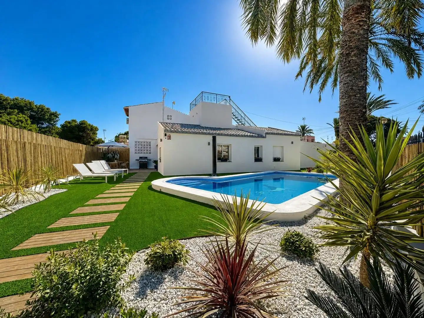 Villa mit Pool zum Verkauf in Falua P Pr