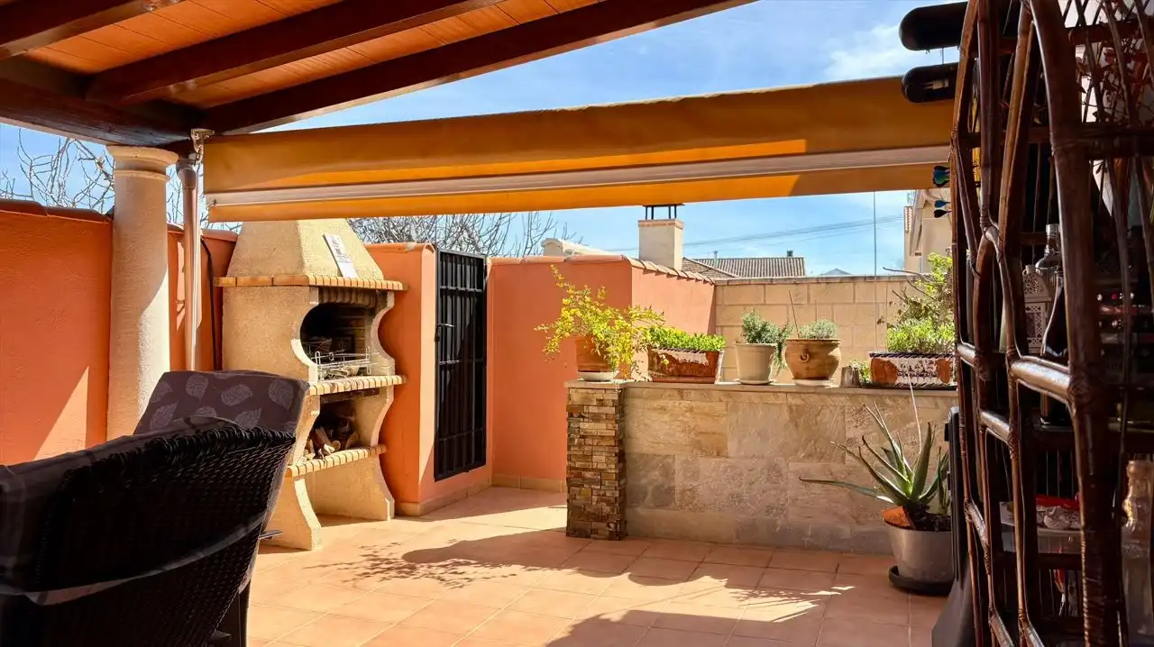 Terrassa de Casa o xalet en venda en Valdepeñas amb Aire condicionat, Calefacció i Traster