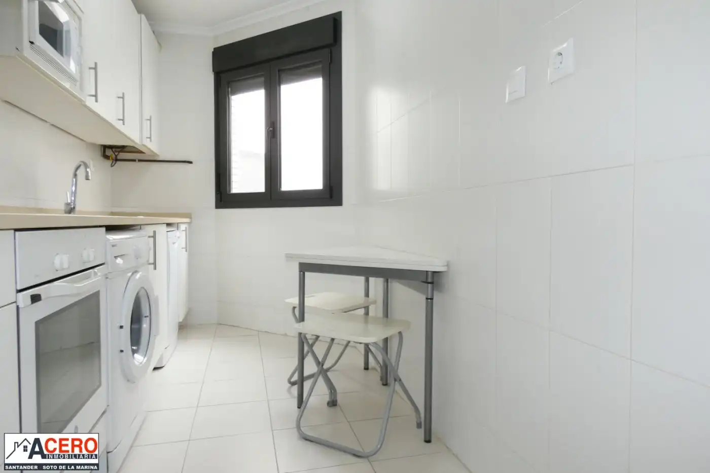 Kitchen of Flat for rent in Santa Cruz de Bezana  with Heating, Parquet flooring and Furnished