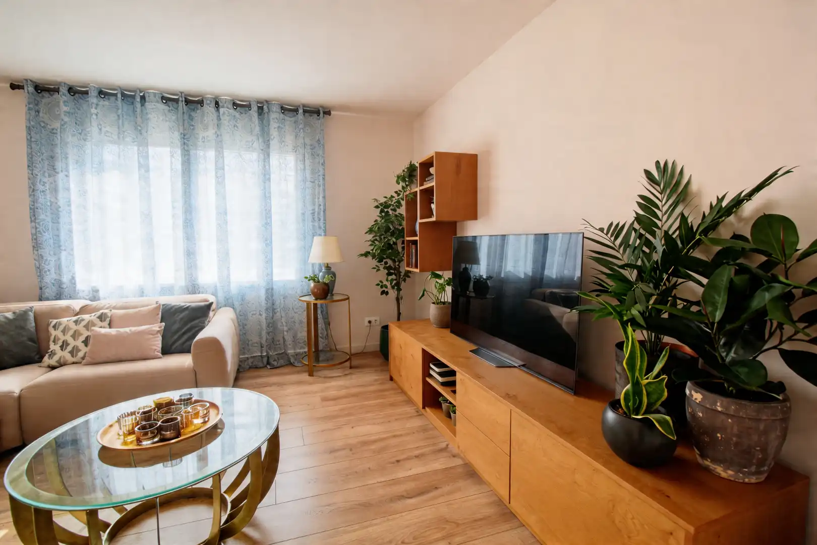 Sala d'estar de Pis en venda en Barcelona amb Aire condicionat, Parquet i Forn