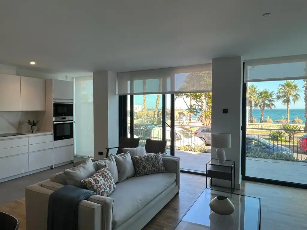 Wohnzimmer von Wohnung zur Miete in Málaga mit Klimaanlage, Heizung und Privatgarten