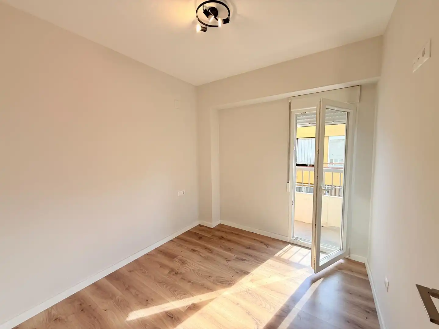 Schlafzimmer von Wohnung zur Miete in Alboraya Centro