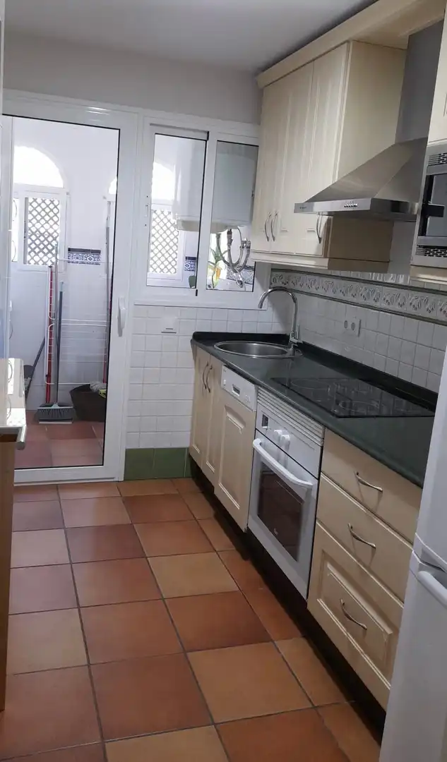 Küche von Wohnung zur Miete in Vistahermosa - Fuentebravía