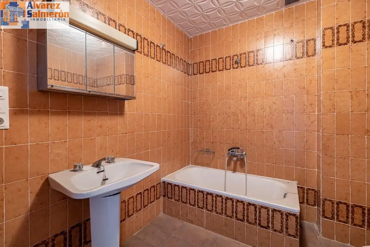 Casa rústica amb piscina en venda a Santa Fe, imagen 22